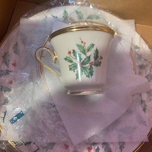 Lenox Holiday 5 piece place setting